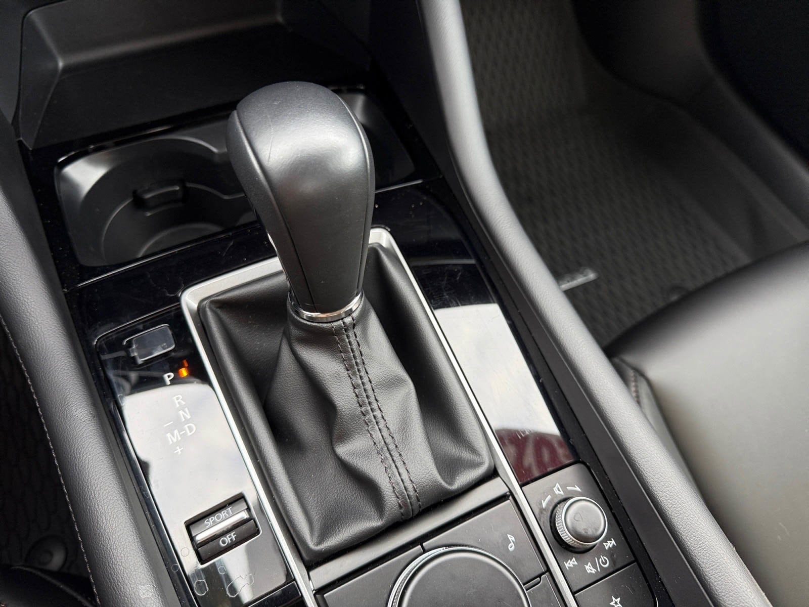 2025 Mazda Mazda3 Select Sport - Photo 14