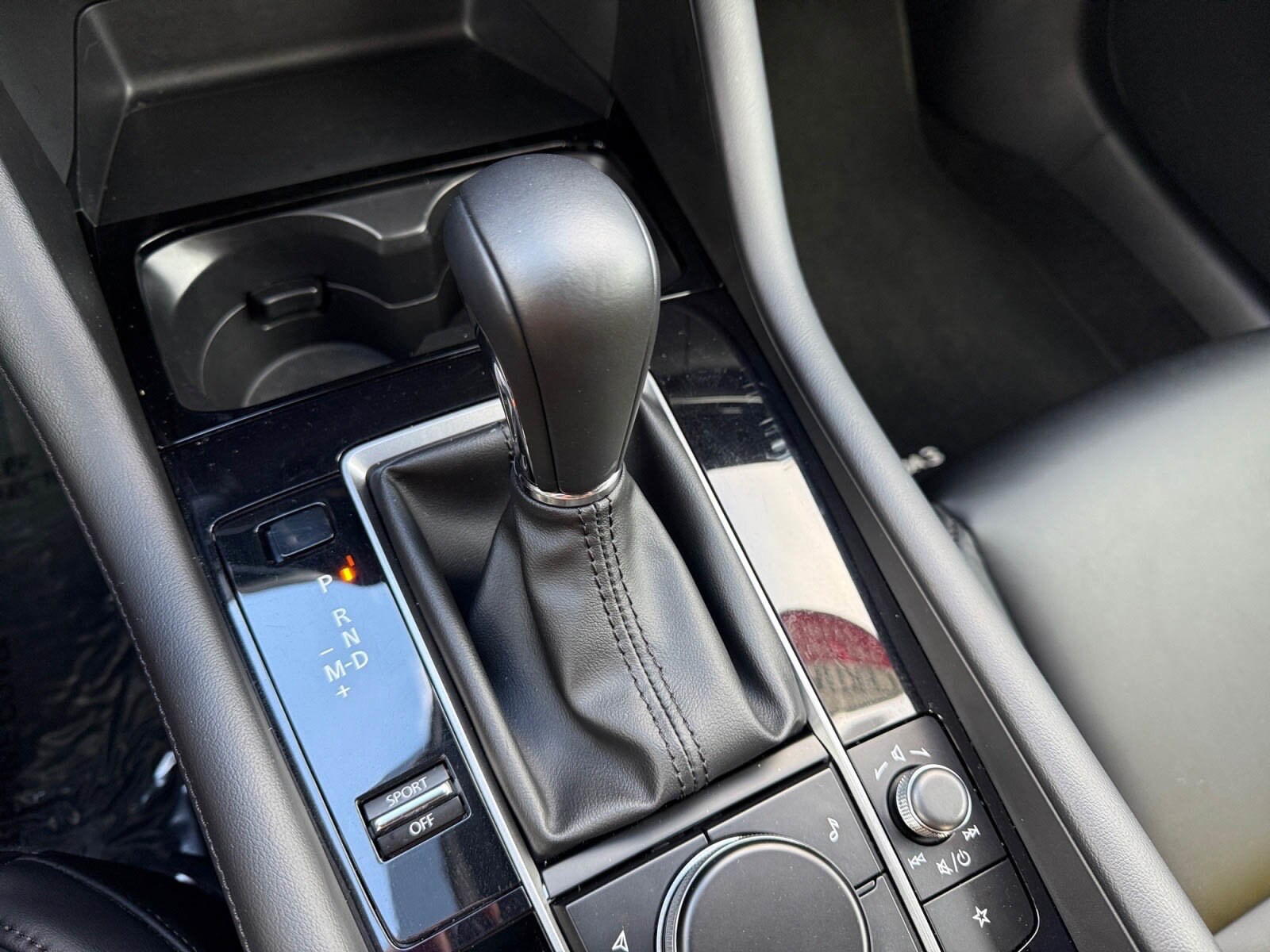 2025 Mazda Mazda3 Select Sport - Photo 14