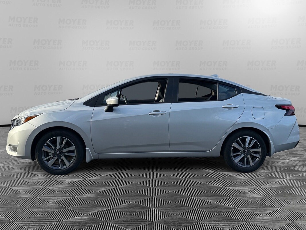2025 Nissan Versa 1.6 SV photo 2