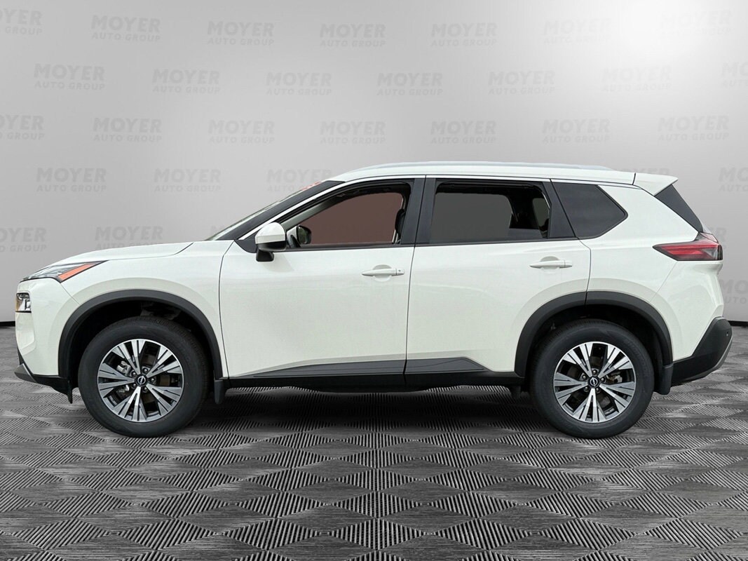 2023 Nissan Rogue SV photo 2