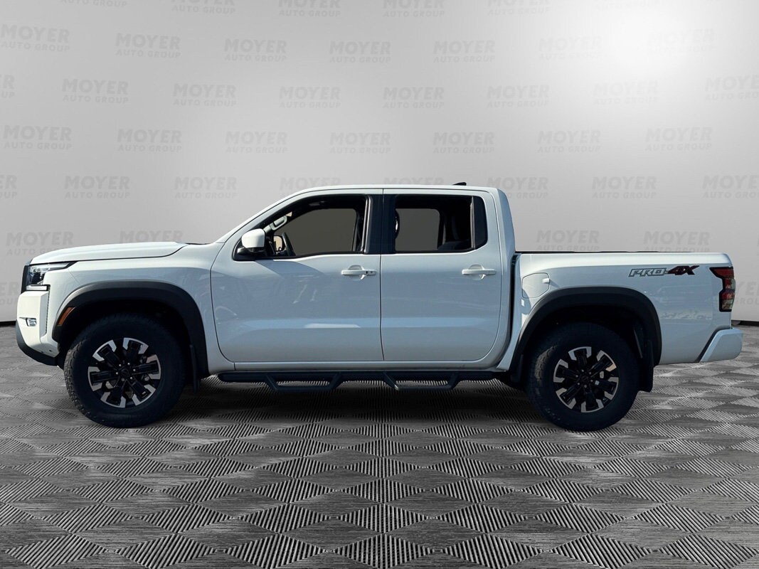 2024 Nissan Frontier PRO-4X photo 2