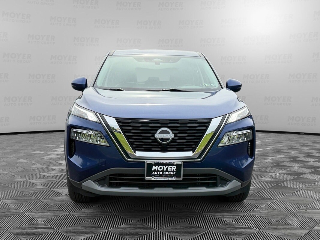 2022 Nissan Rogue SV photo 3