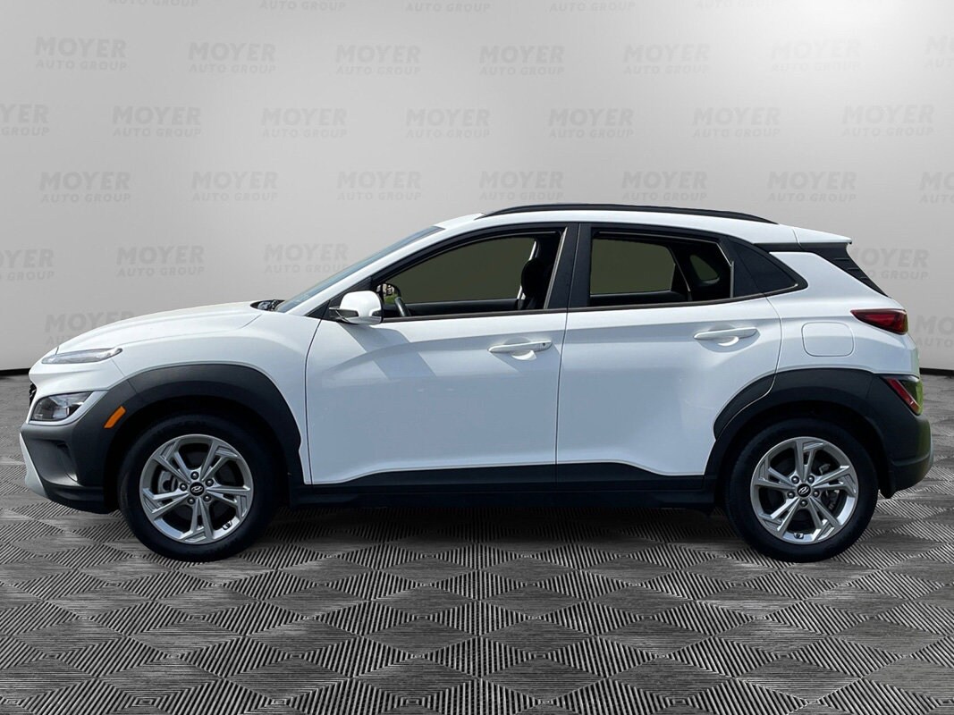 2022 Hyundai Kona SEL photo 3