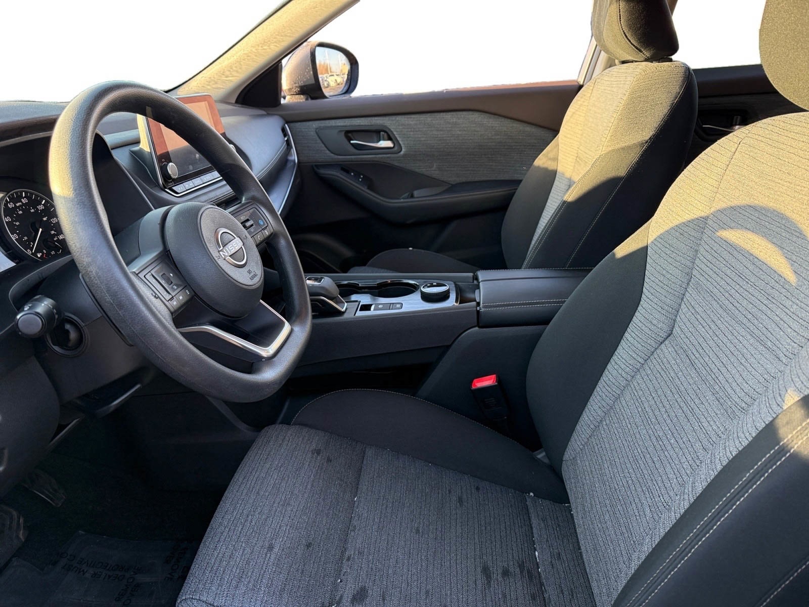 2023 Nissan Rogue SV - Photo 9