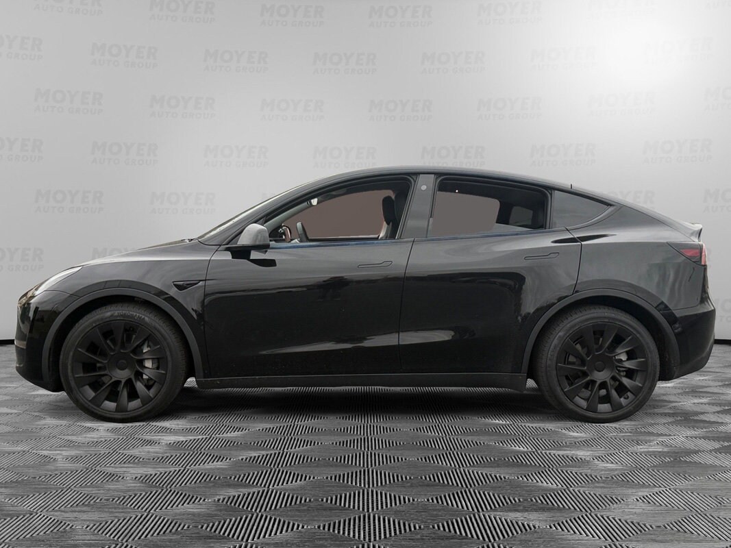 2023 Tesla Model Y Long Range photo 2