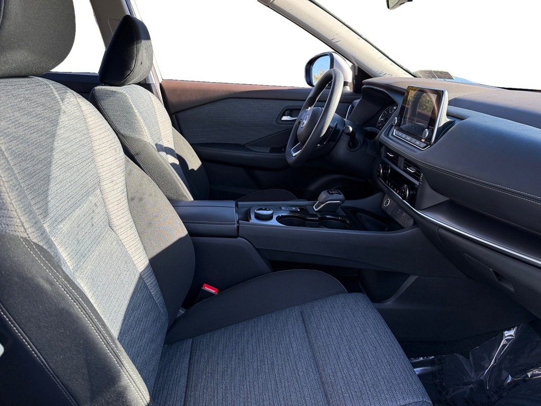 2023 Nissan Rogue SV - Photo 17