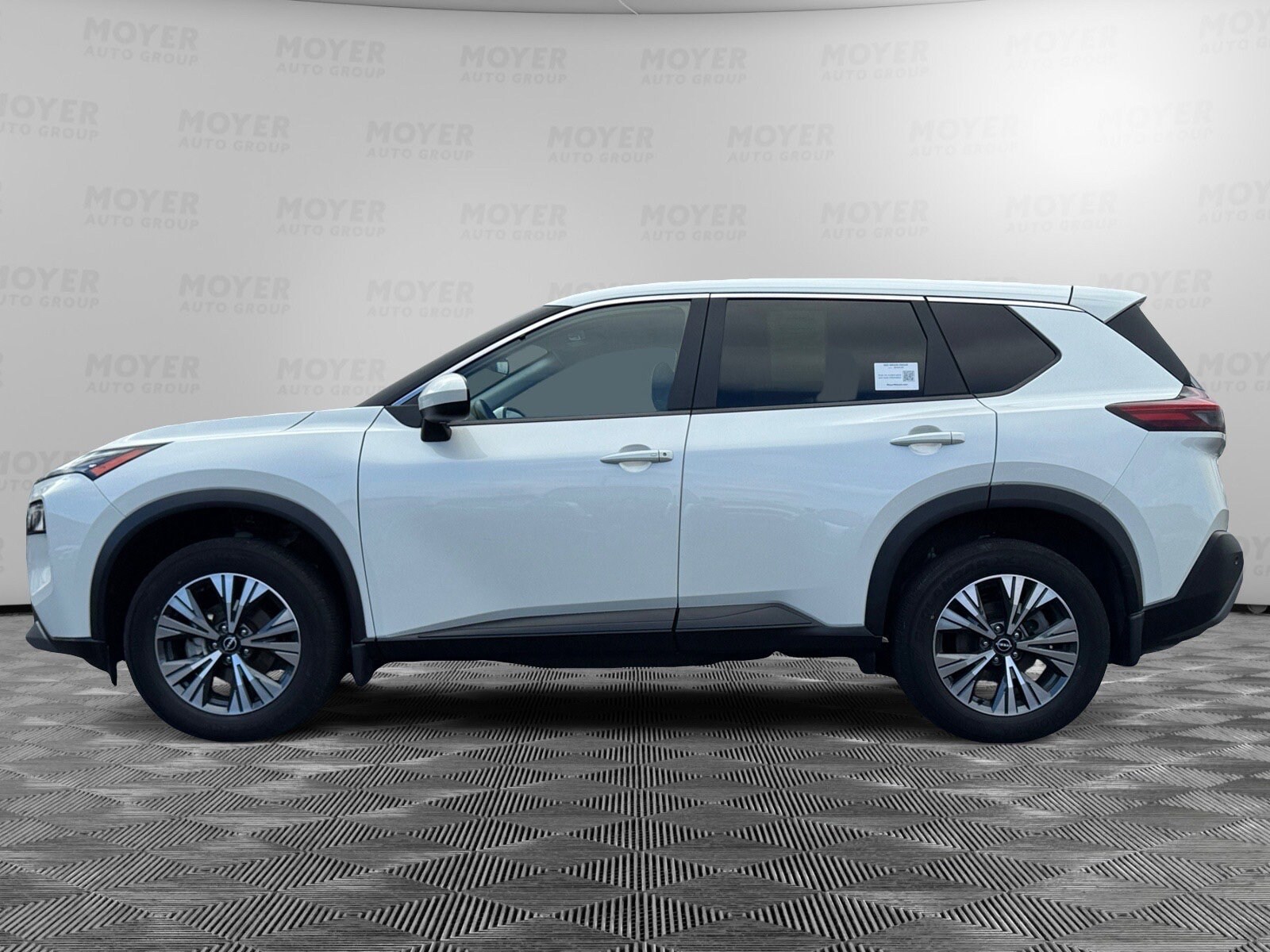 2023 Nissan Rogue SV photo 2