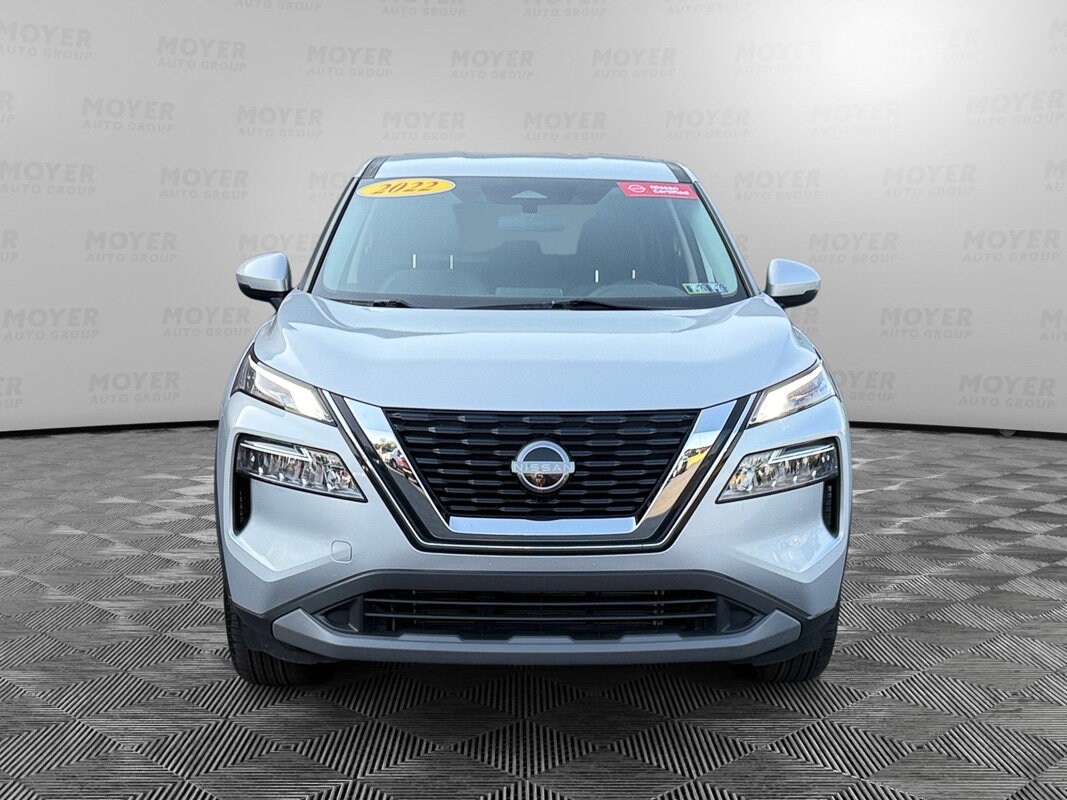 2022 Nissan Rogue SV photo 3