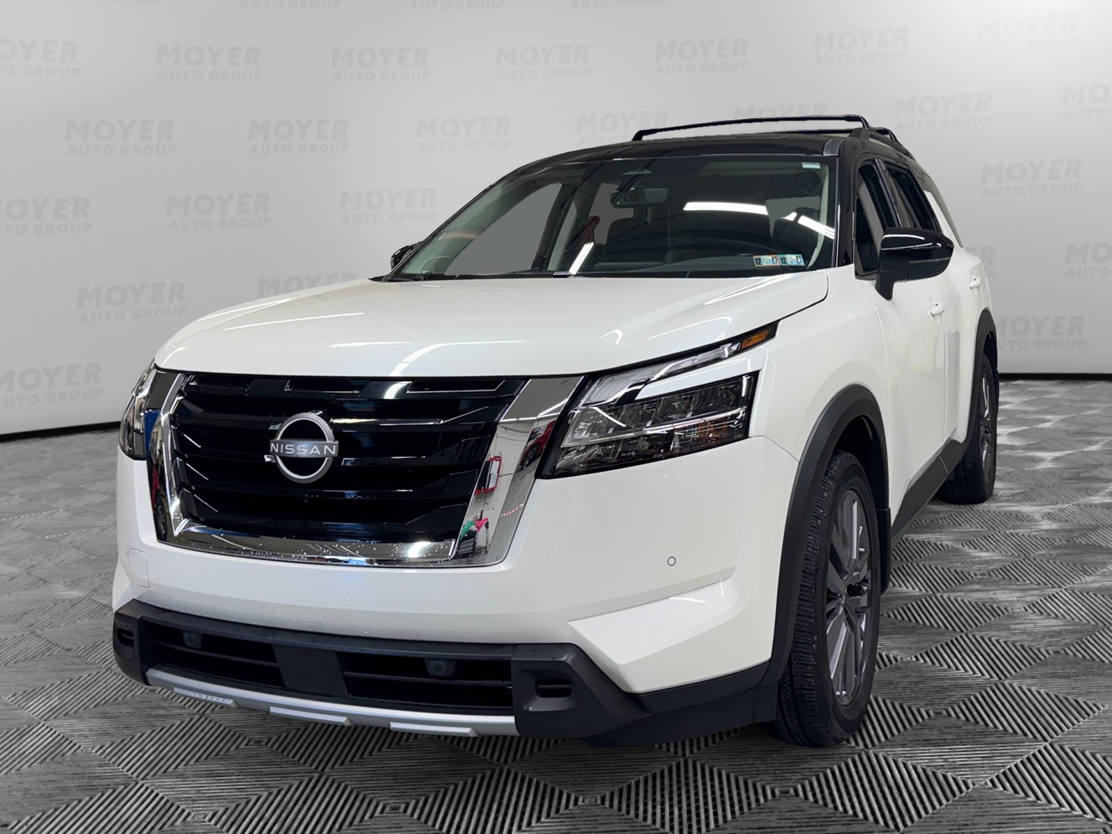 2024 Nissan Pathfinder SL
