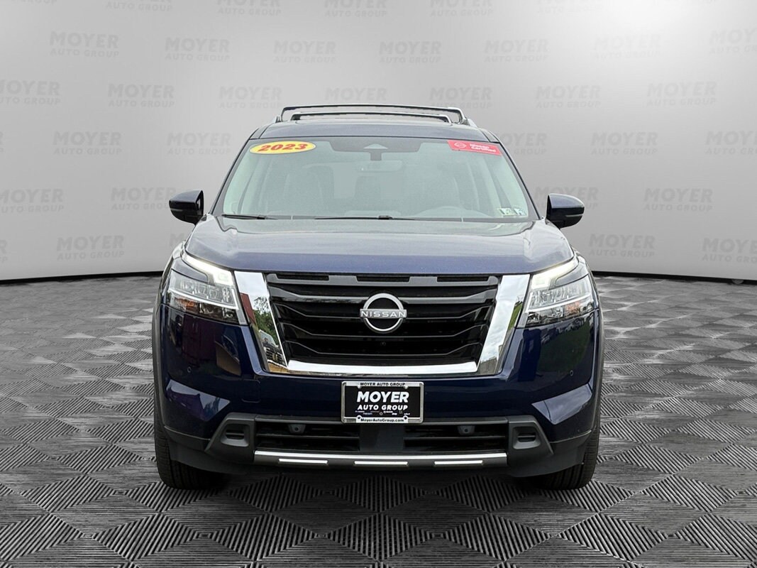 2023 Nissan Pathfinder SL photo 3