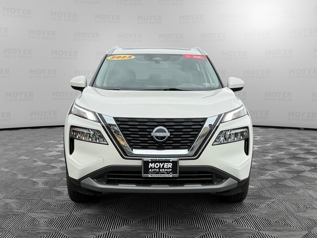 2023 Nissan Rogue SV photo 3