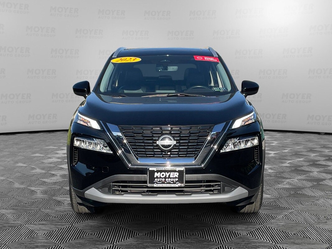 2023 Nissan Rogue SV photo 3