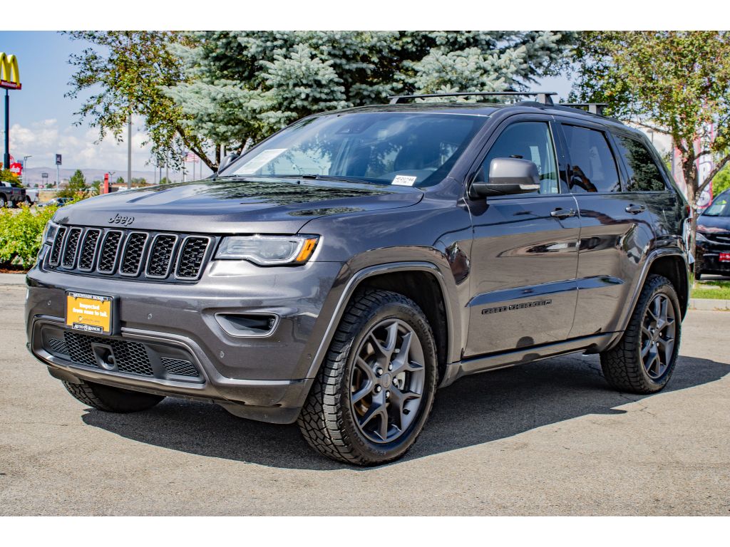 2021 Jeep Grand Cherokee Anniversary Edition photo 4