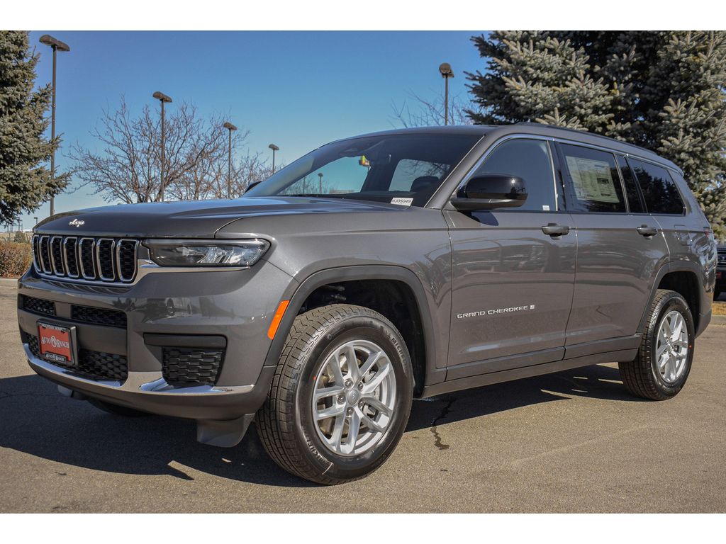 2025 Jeep Grand Cherokee Laredo X photo 3