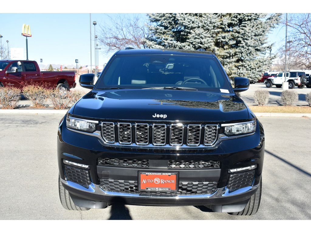 2025 Jeep Grand Cherokee Limited photo 3