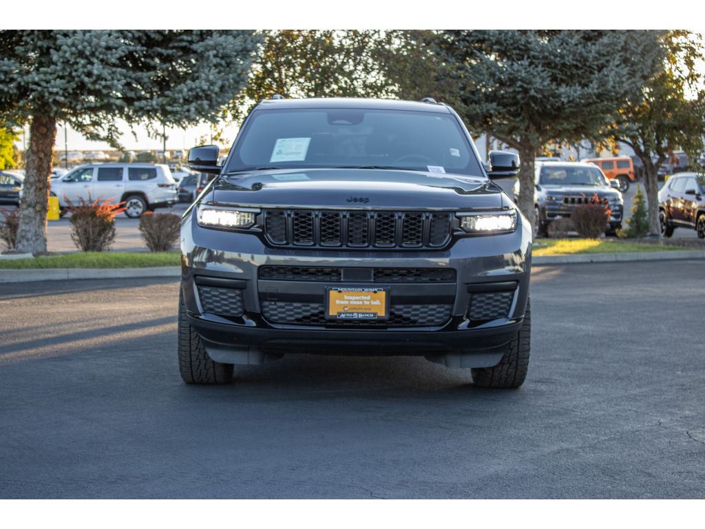 2022 Jeep Grand Cherokee Altitude photo 3