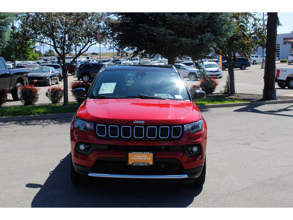 2023 Jeep Compass Limited photo 2