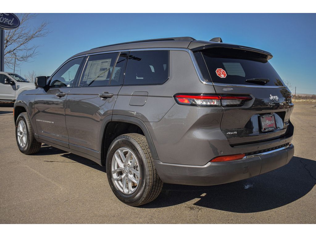 2025 Jeep Grand Cherokee Laredo X photo 4