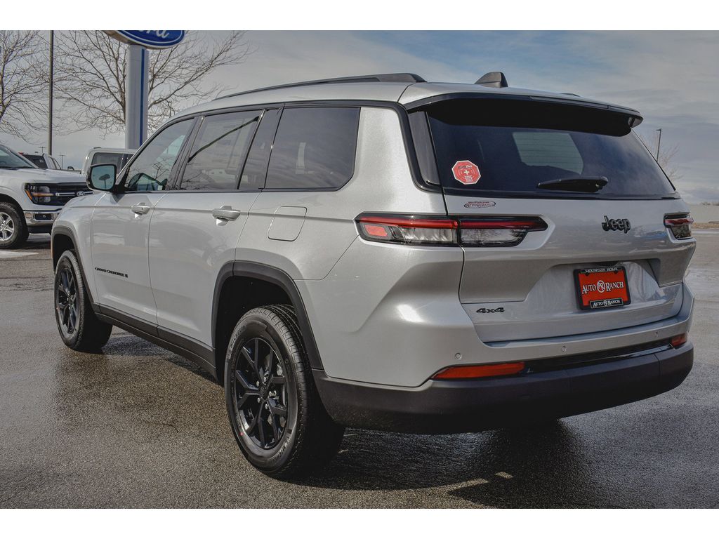 2025 Jeep Grand Cherokee Altitude X photo 4