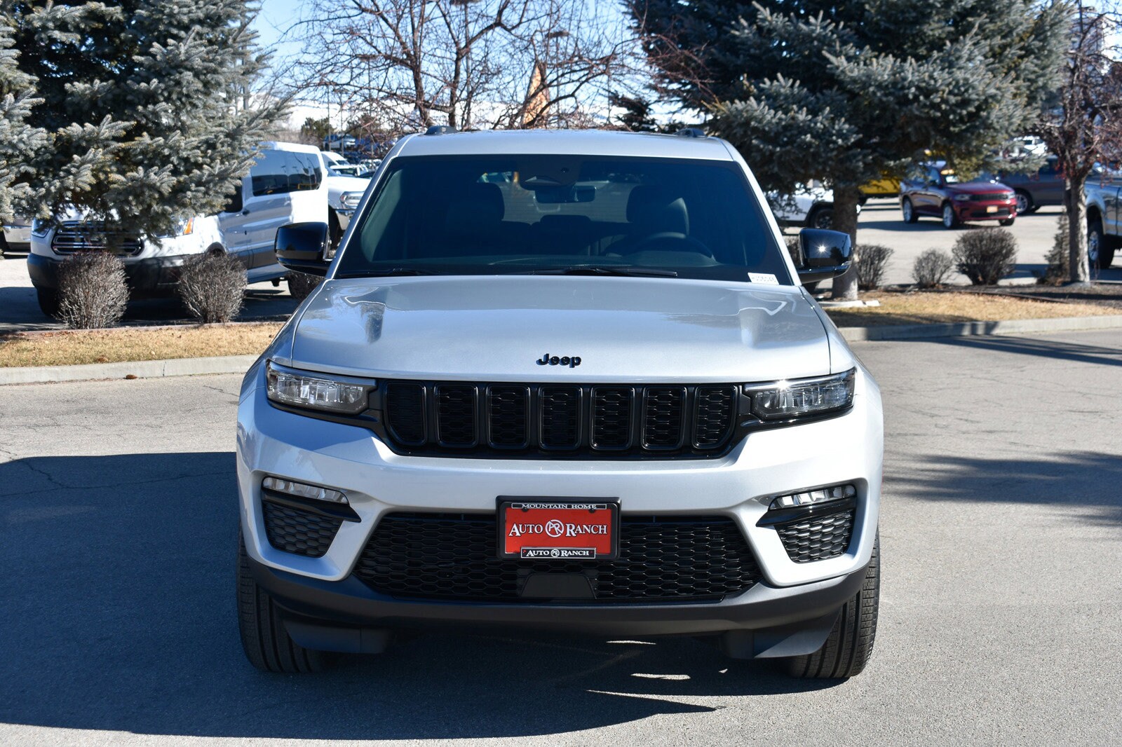 2025 Jeep Grand Cherokee Limited photo 2