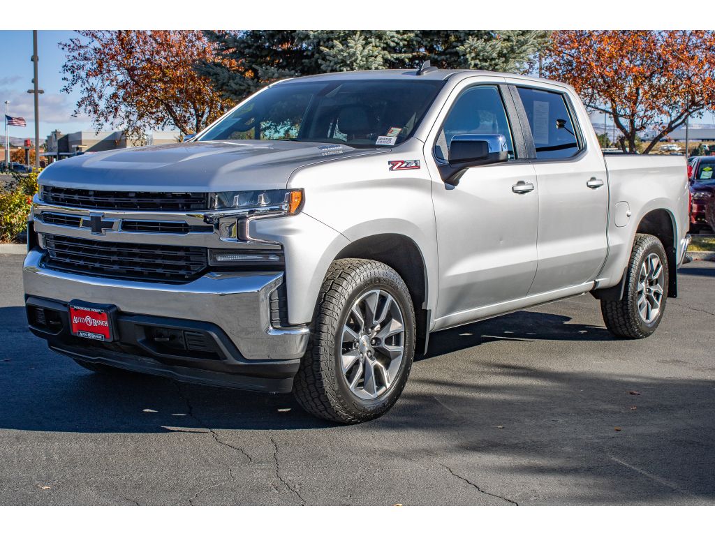 2021 Chevrolet Silverado 1500 LT photo 3