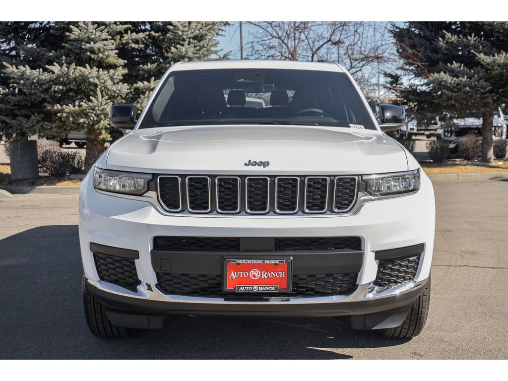 2025 Jeep Grand Cherokee Laredo X photo 2