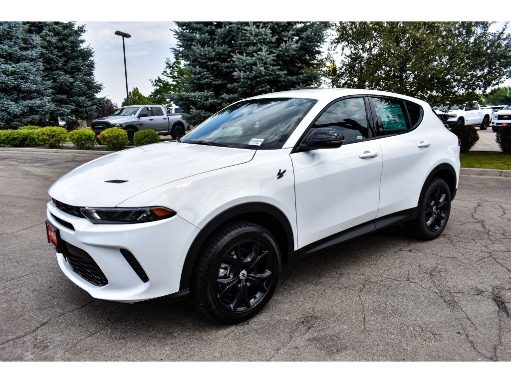 2024 Dodge Hornet GT photo 3