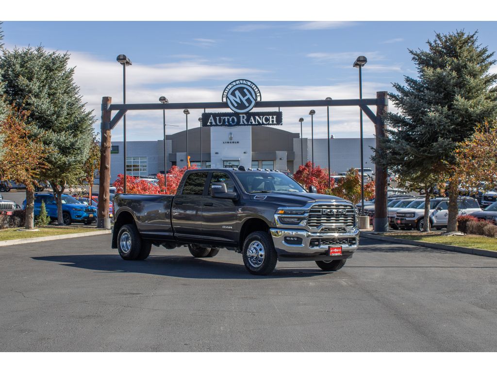 2026 RAM Ram 3500 Pickup Big Horn's photo
