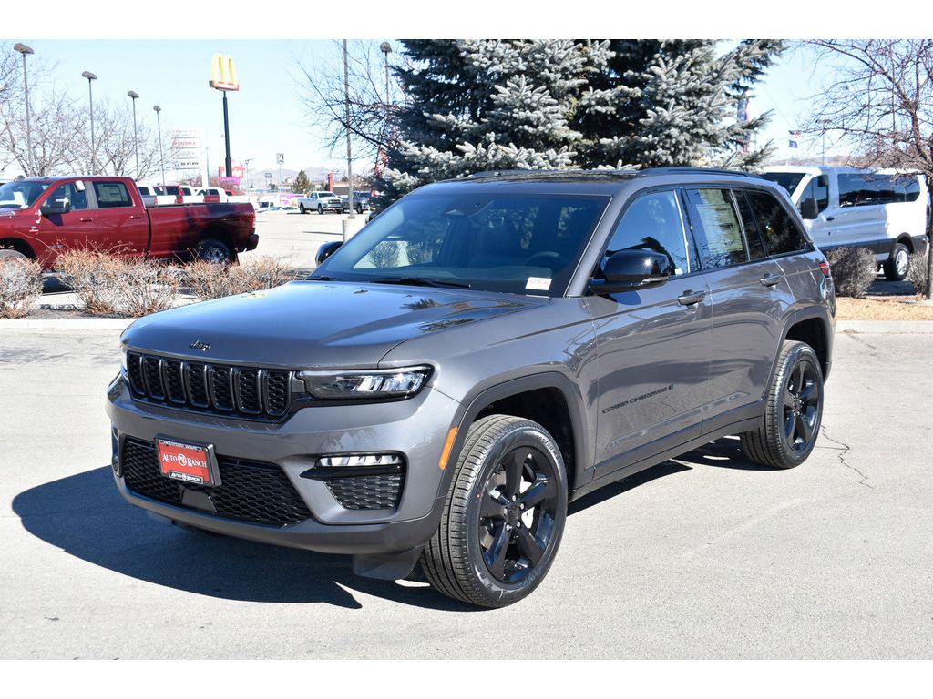 2025 Jeep Grand Cherokee Limited photo 3