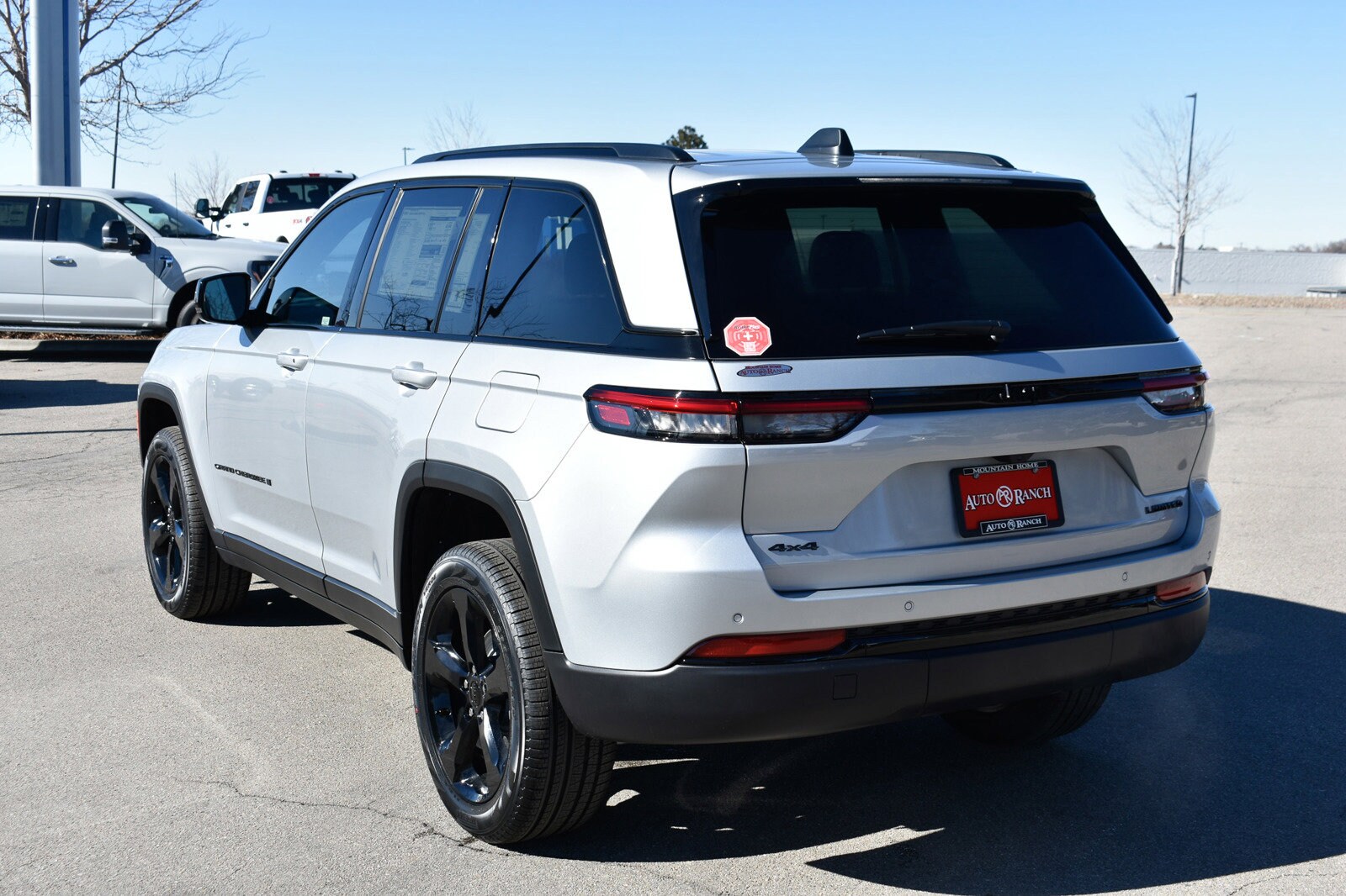 2025 Jeep Grand Cherokee Limited photo 4