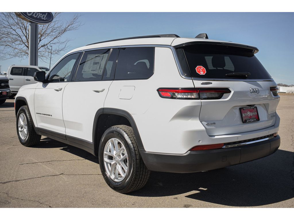 2025 Jeep Grand Cherokee Laredo X photo 4