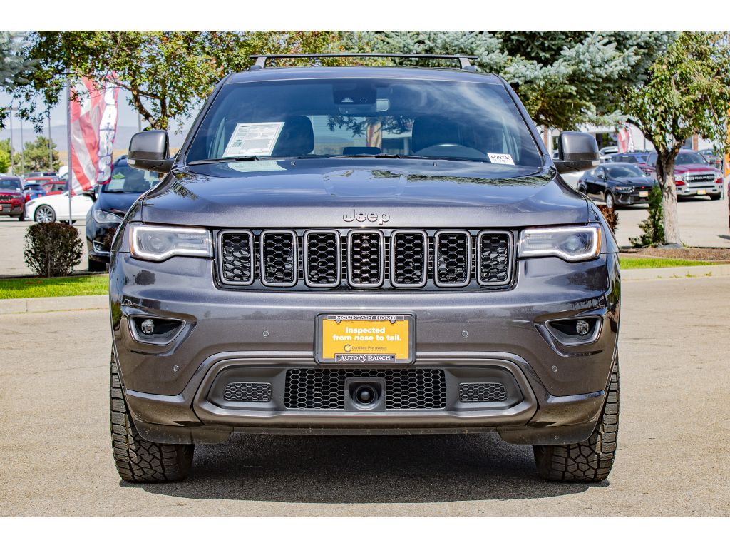 2021 Jeep Grand Cherokee Anniversary Edition photo 3