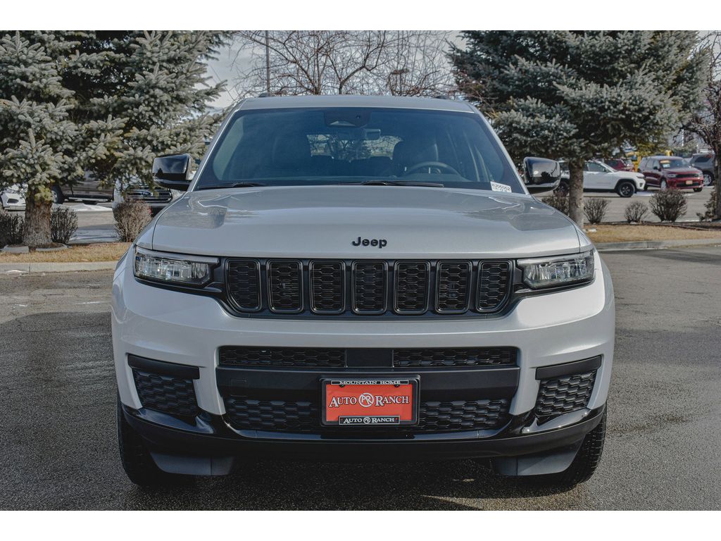 2025 Jeep Grand Cherokee Altitude X photo 2