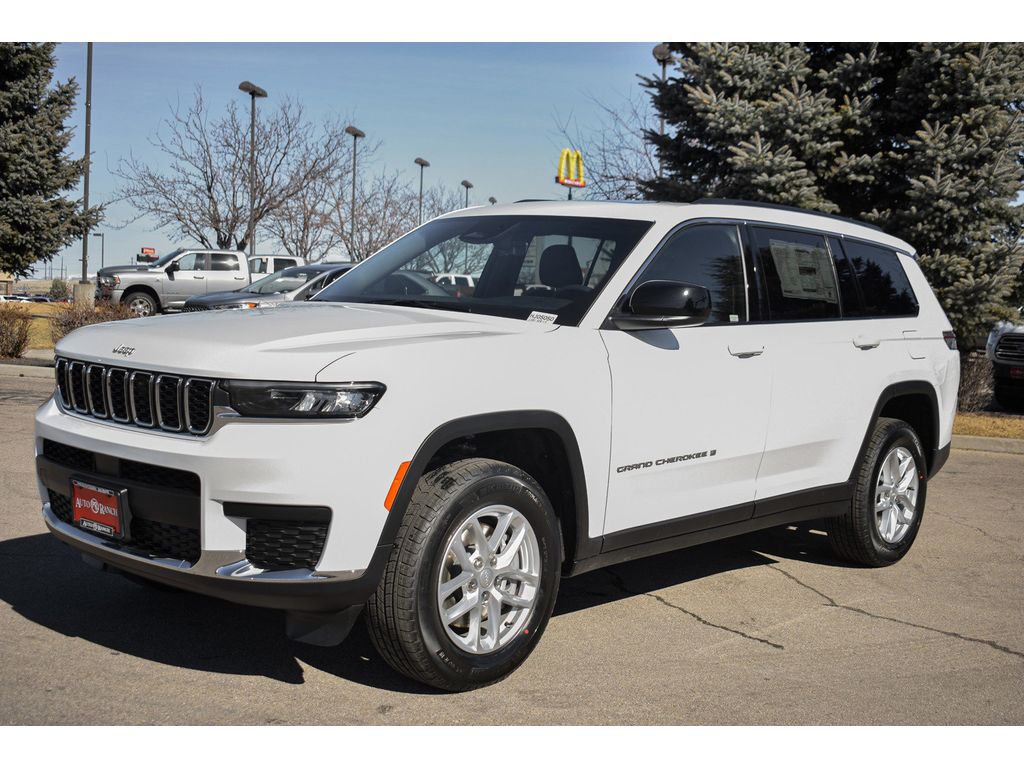 2025 Jeep Grand Cherokee Laredo X photo 3