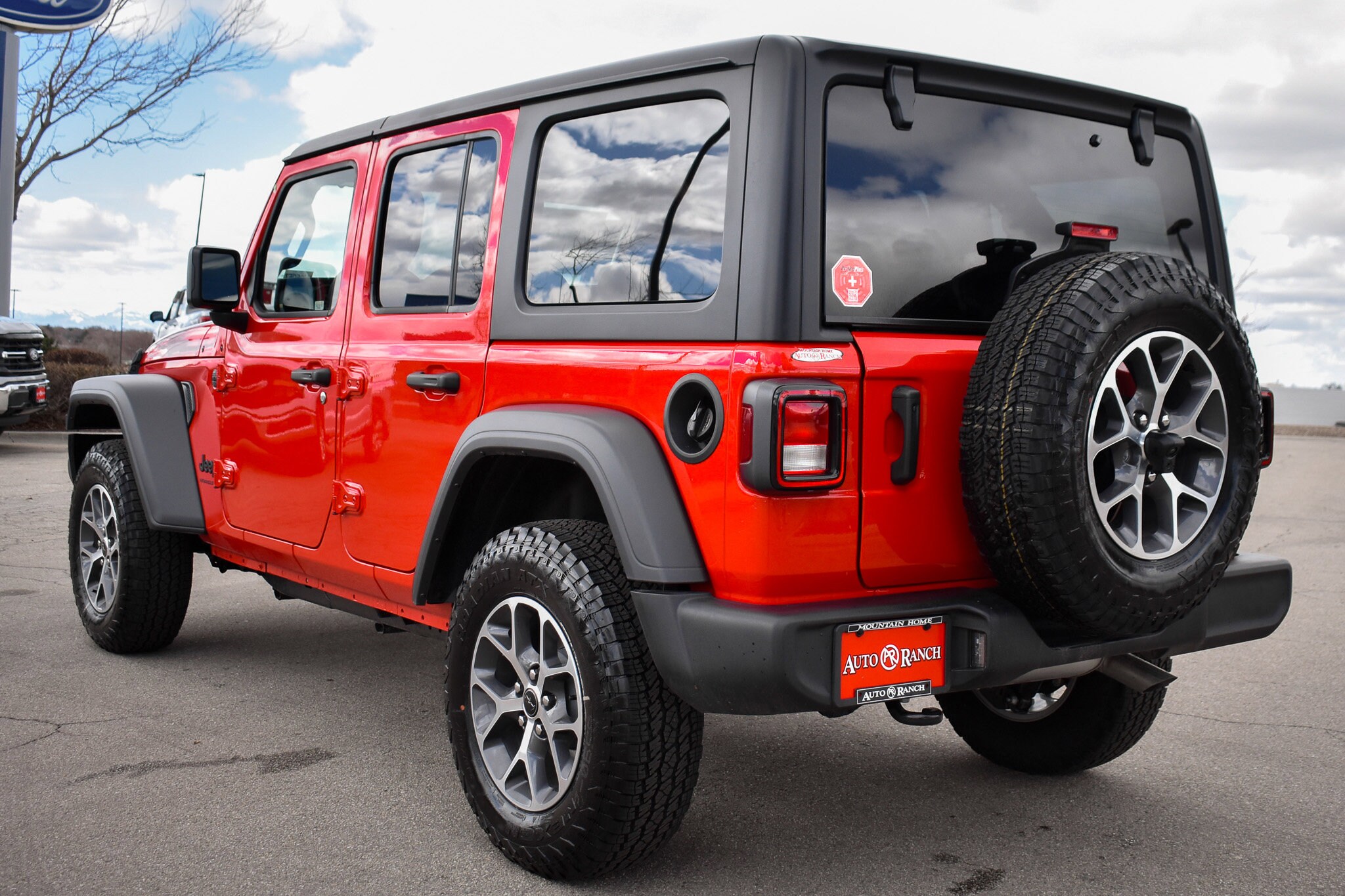 2025 Jeep Wrangler Sport S photo 4