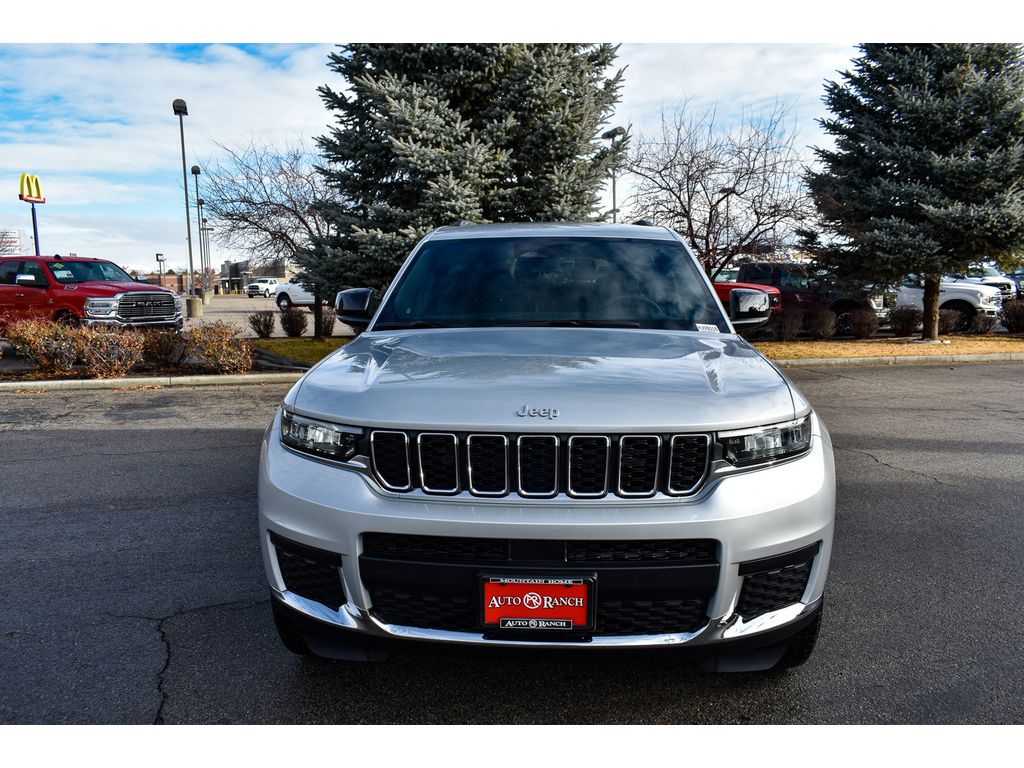 2025 Jeep Grand Cherokee L photo 3