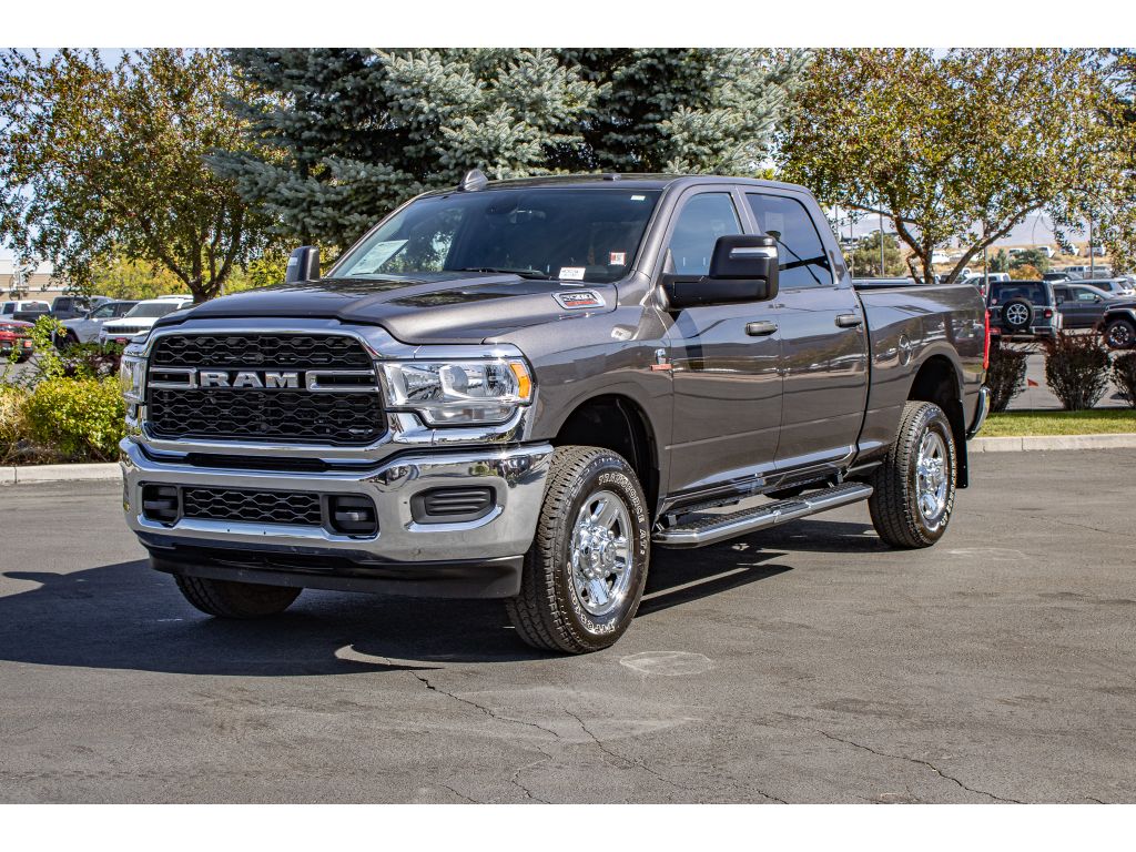 2024 Ram 2500 Tradesman photo 3