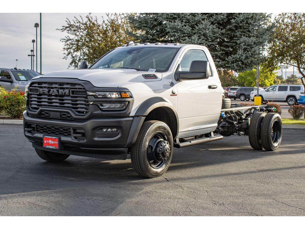 2026 Ram 5500 Tradesman photo 4