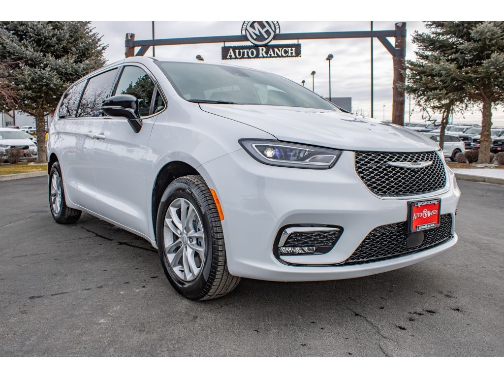 New 2026 Chrysler Pacifica Select Passenger Van