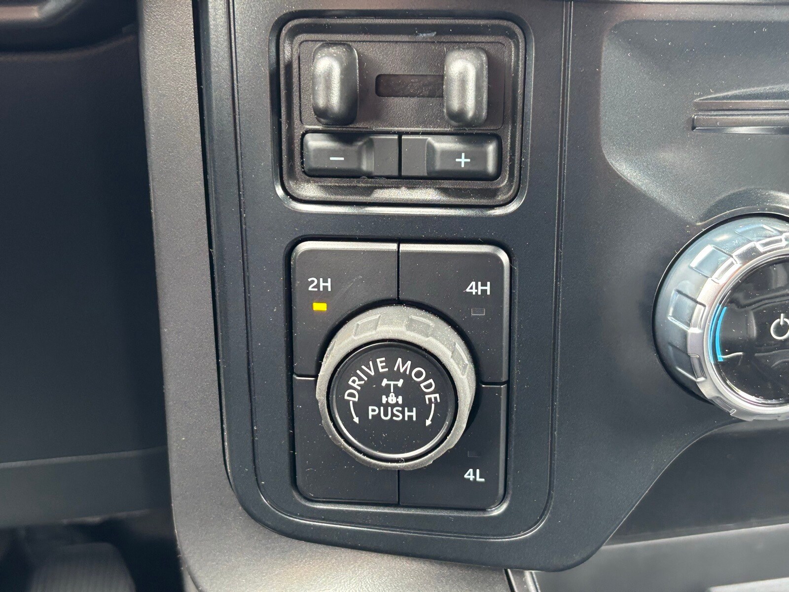 2025 Ford F-150 Tremor photo 4