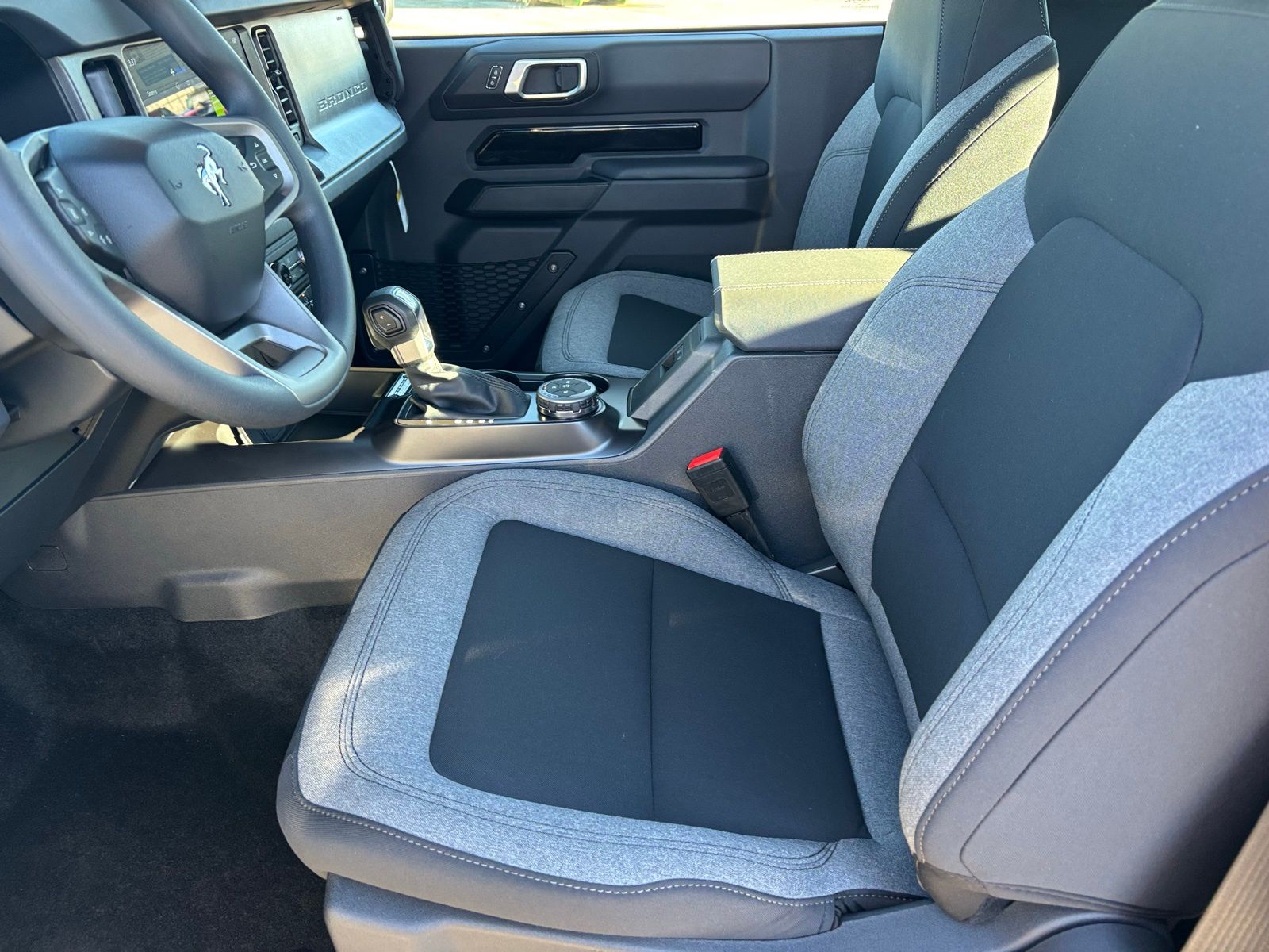 2025 Ford Bronco 2-Door Base - Photo 15