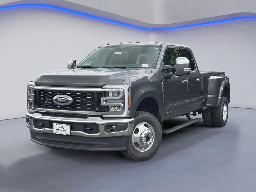 New 2026 Ford F-350 Lariat DRW Truck Crew Cab