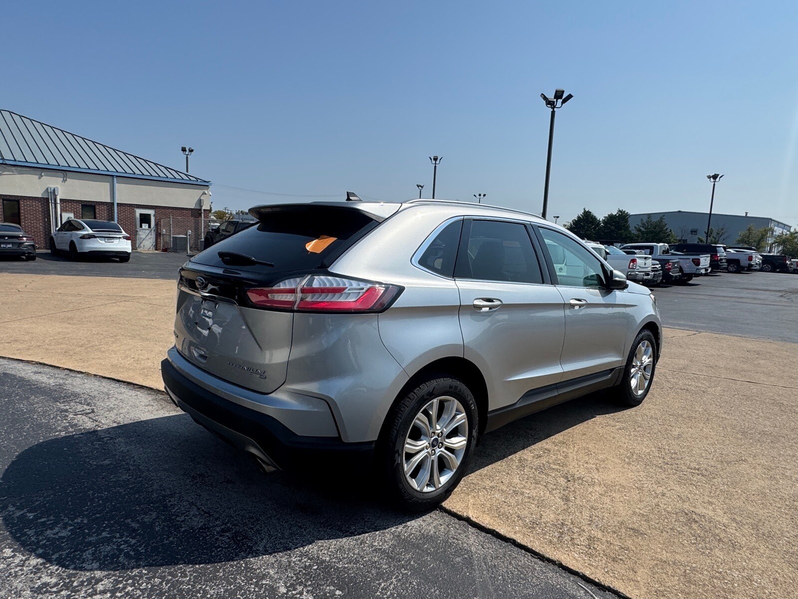 2020 Ford Edge Titanium photo 3