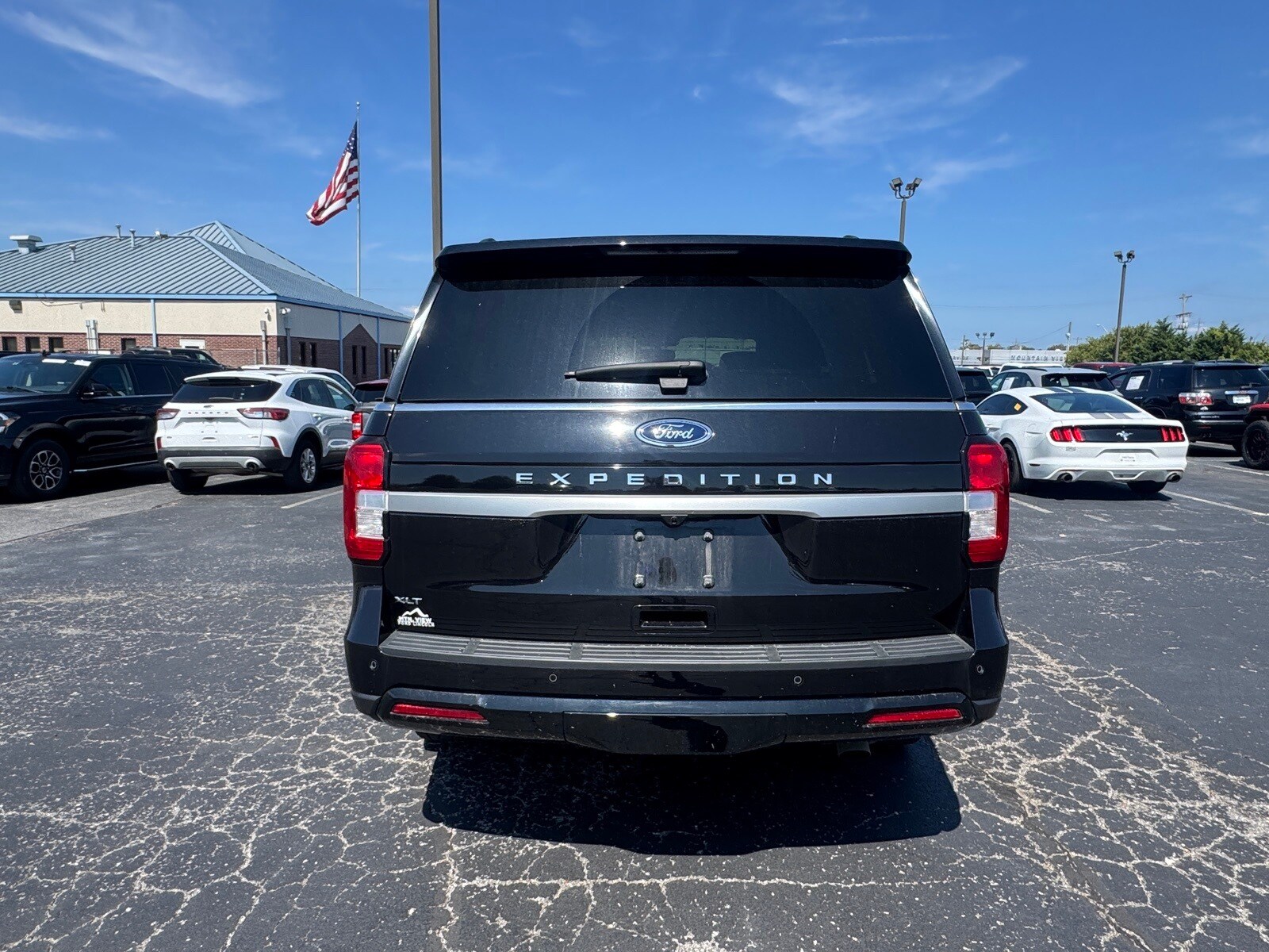 2024 Ford Expedition XLT photo 3