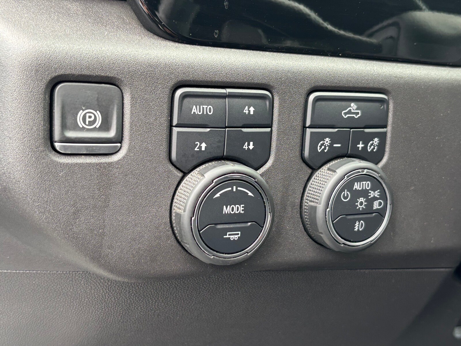2024 Chevrolet Silverado 1500 LT Trail Boss photo 4
