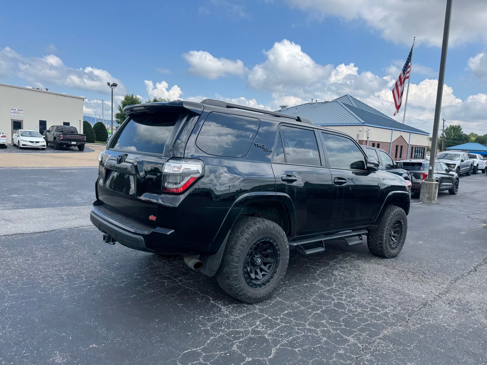2022 Toyota 4Runner TRD Off-Road Premium photo 2