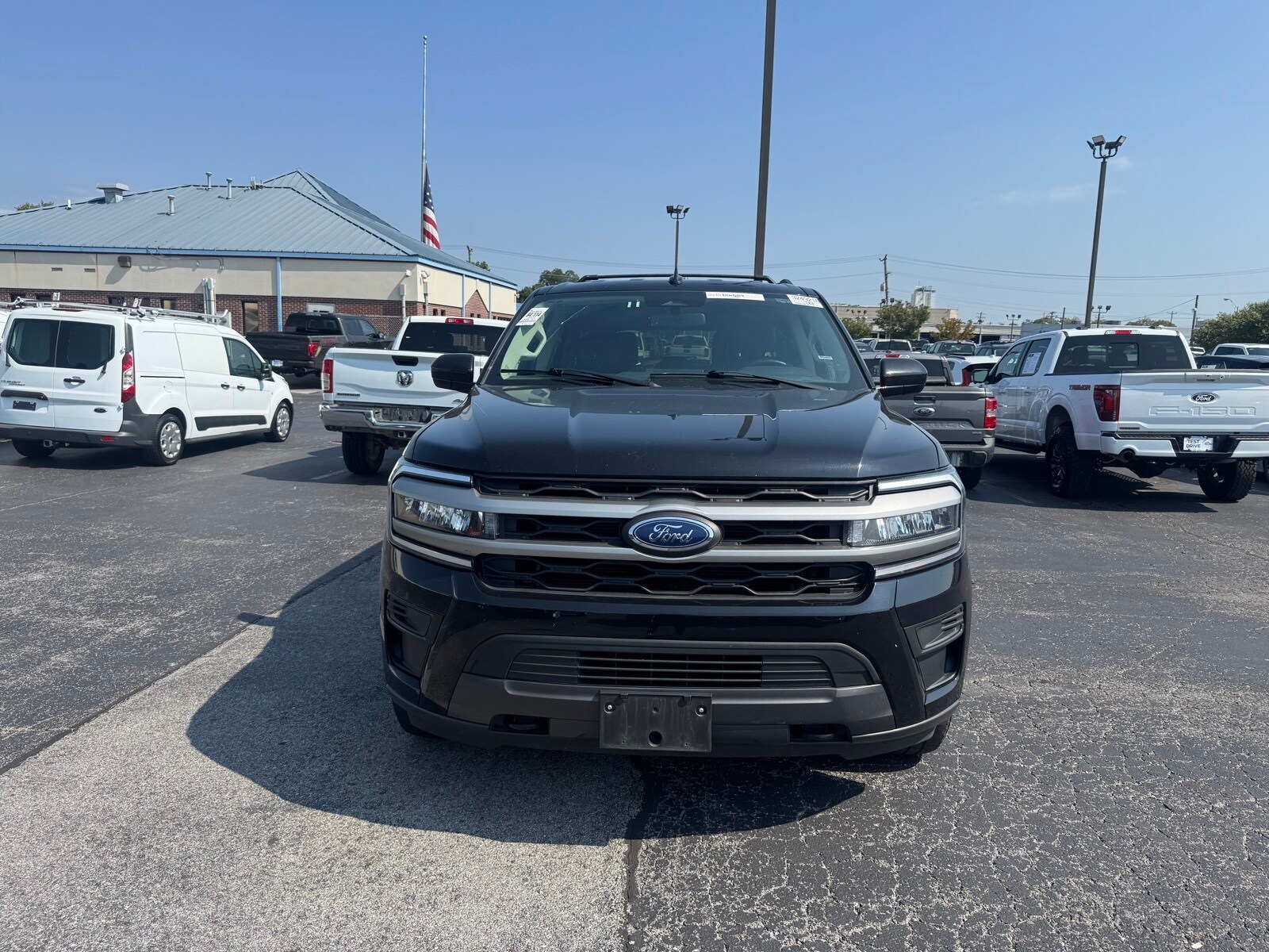 2023 Ford Expedition MAX XLT photo 4