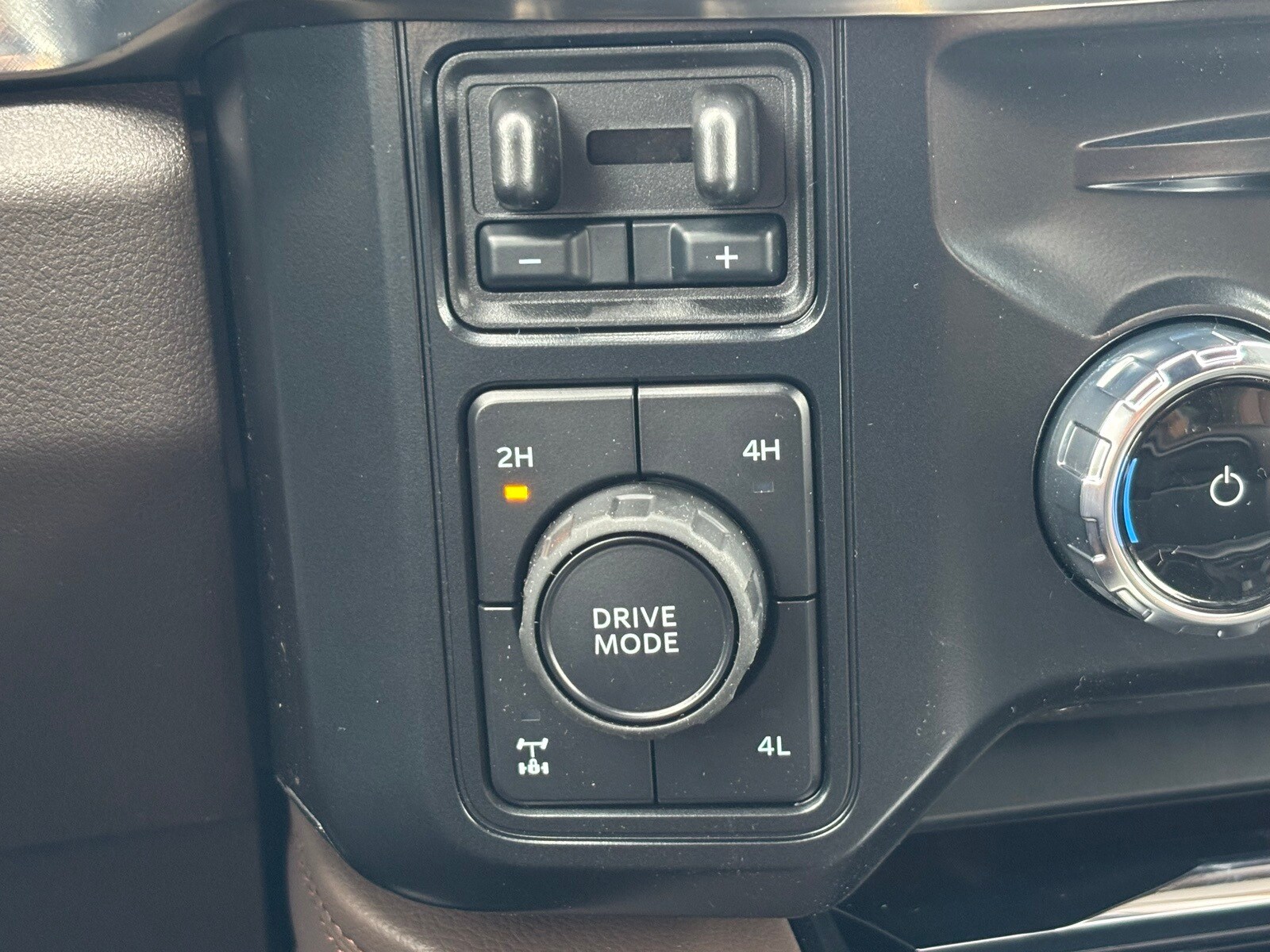 2026 Ford F-350 King Ranch photo 4