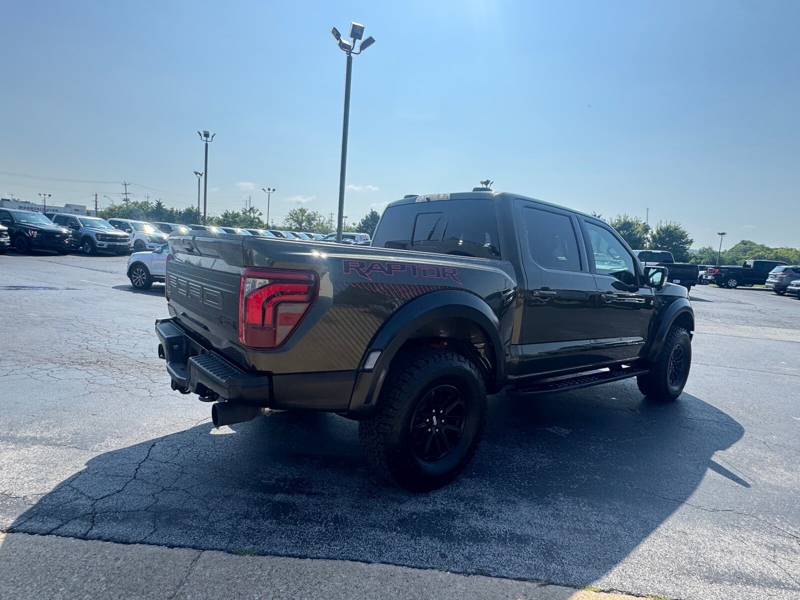 2025 Ford F-150 Raptor photo 2