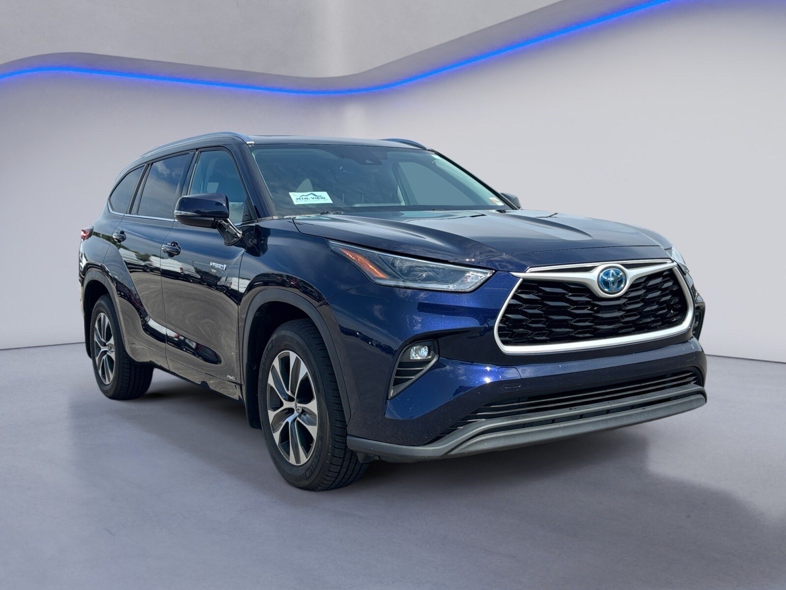 2021 Toyota Highlander Hybrid XLE photo 2